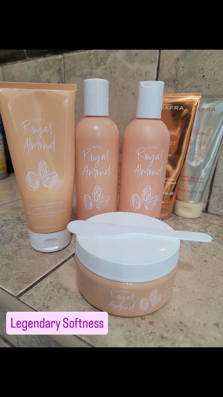 I stepped away from the Holiday Royal Ginger to indulge in our customer-favorite body moisturizers since 1961.

Why switch? Because during this season, our skin gets drier. It's essential to exfoliate. The body oils and body lotions will give the ultimate results. 

I'm feeling hydrated, nourished, and oh so ROYAL. 👑

How did you treat your body today? 

#purpleessencebyevelyn #keepingyouroyal #skincareeducator #agewellwithevelyn #royalalmondcollection